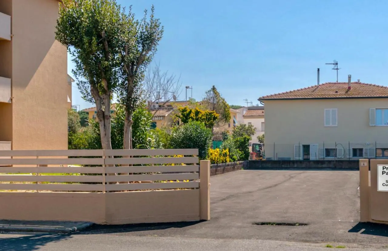 Residence With Swimming-Pool In Marina Di Cecina Just 700 Meters From The Beach Italien